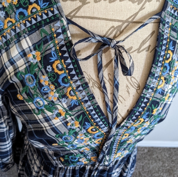 Westport Plaid Midi Dress Embroidered Floral - Picture 4 of 14